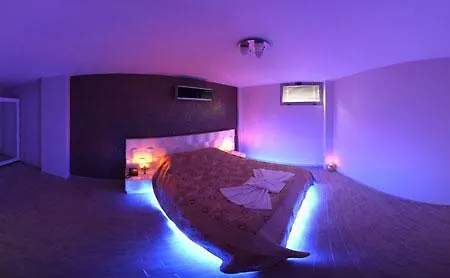 Boyalik Demirel & Hotell Çeşme