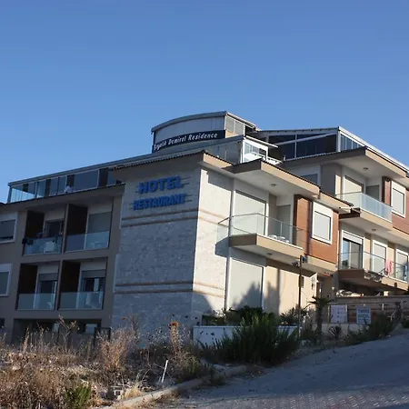 Boyalik Demirel & Hotell Çeşme