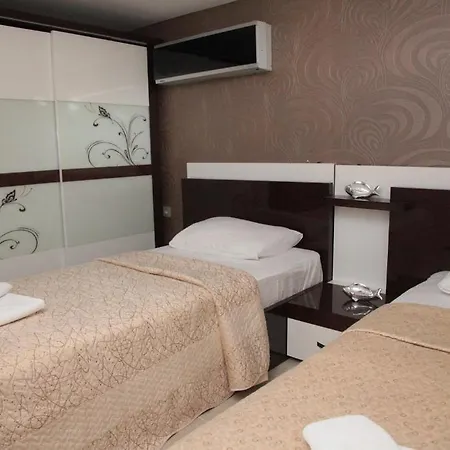 Boyalik Demirel & Hotell *
