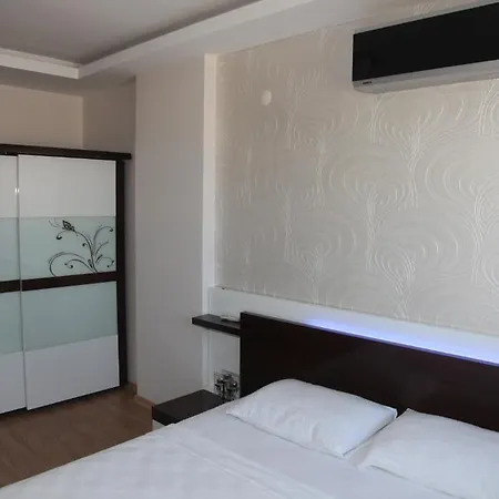 Boyalik Demirel & Hotell Çeşme