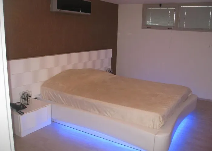 Boyalik Demirel & Отель