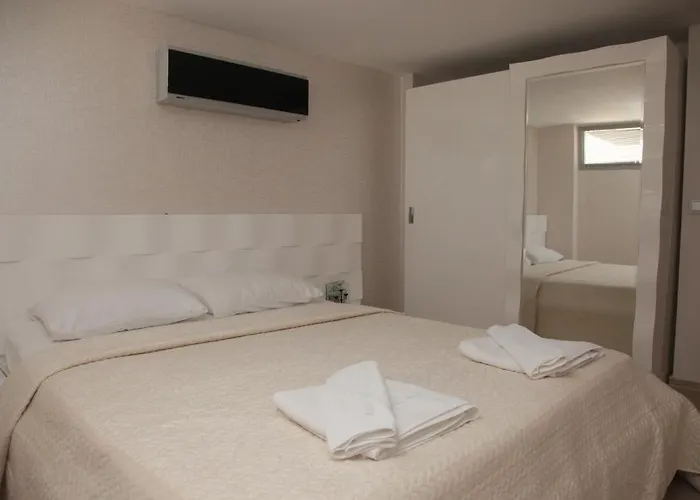 Boyalik Demirel & * Кешме